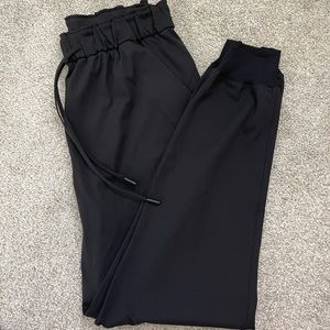 Lululemon Stretch High-Rise Jogger in Black